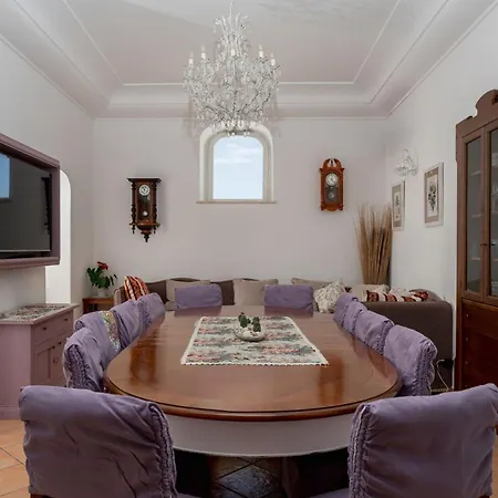 Carminia Βίλα Ποζιτάνο