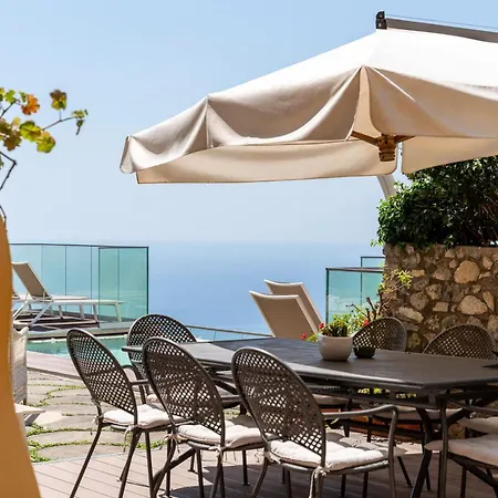 Carminia Villa